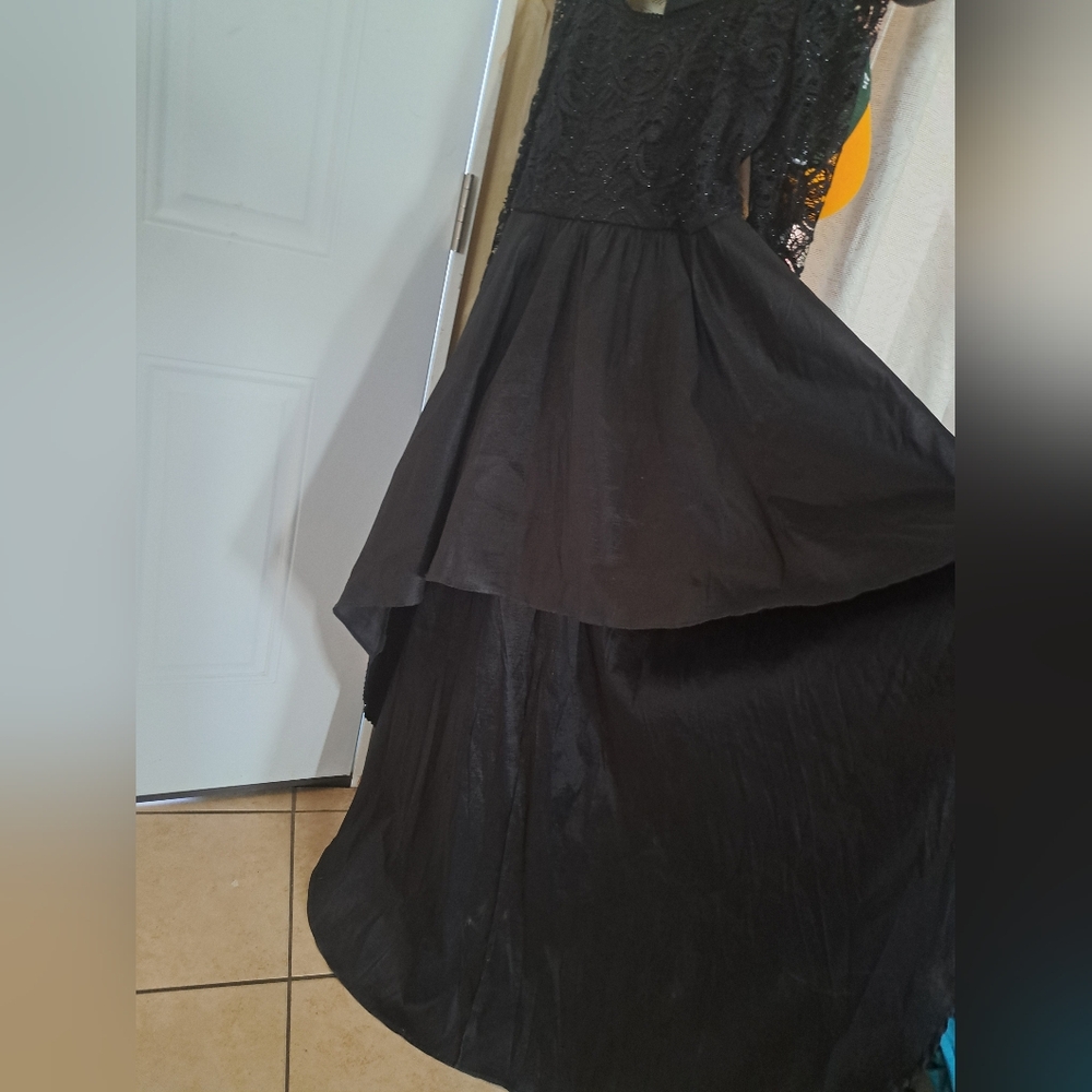 Black Lace High-Low Evening Dress - Picture 5 of 7